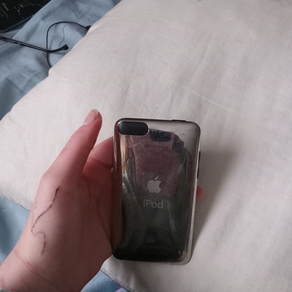 IPod - Picture 5 of 9